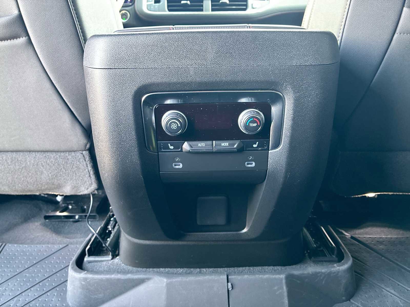 Used 2024 Chevrolet Tahoe RST w/ Luxury Package image 21