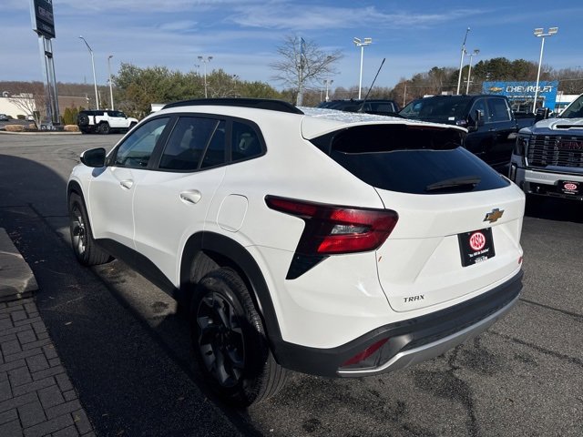 Used 2024 Chevrolet Trax LT image 7