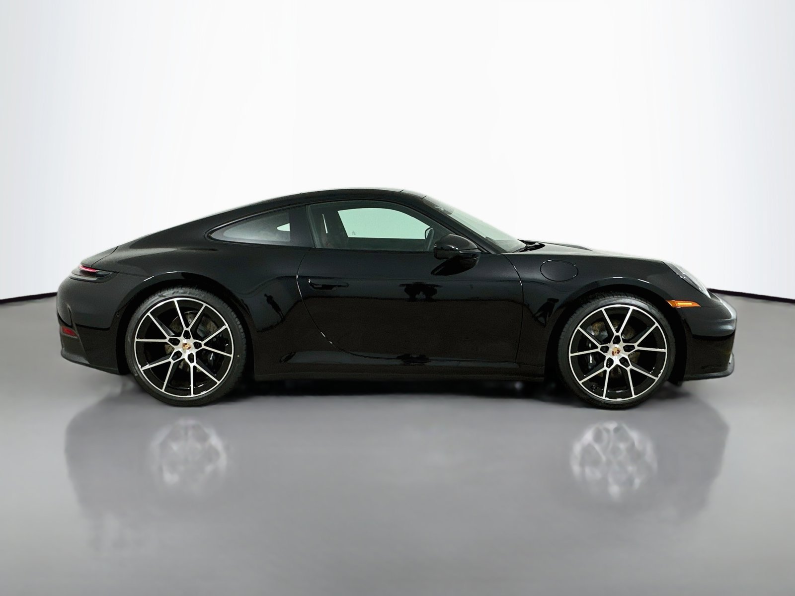 Used 2026 Porsche 911 Carrera RWD image 4
