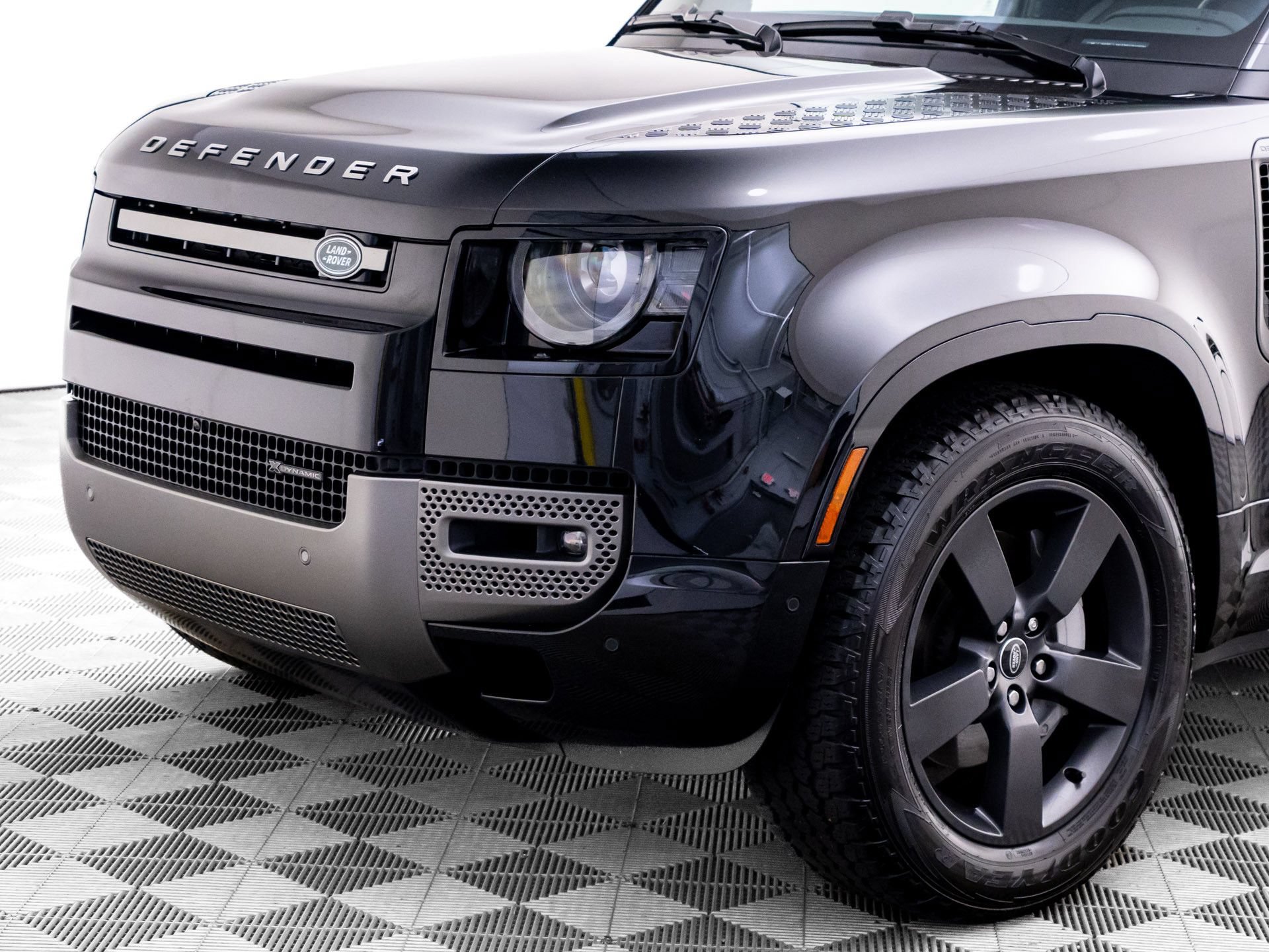 Used 2023 Land Rover Defender 90 X-Dynamic SE AWD/4WD image 37