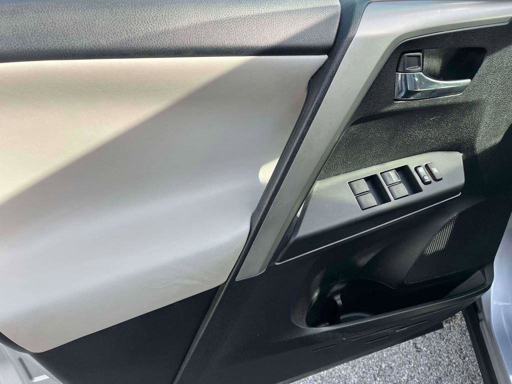Used 2017 Toyota RAV4 XLE image 13
