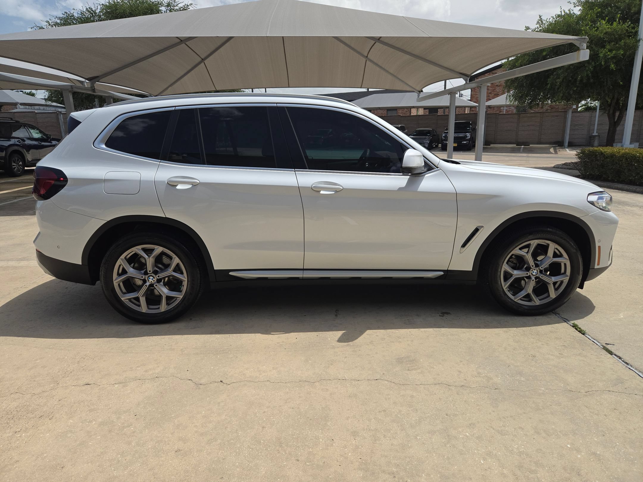 Used 2023 BMW X3 xDrive30i w/ Premium Package AWD/4WD image 2