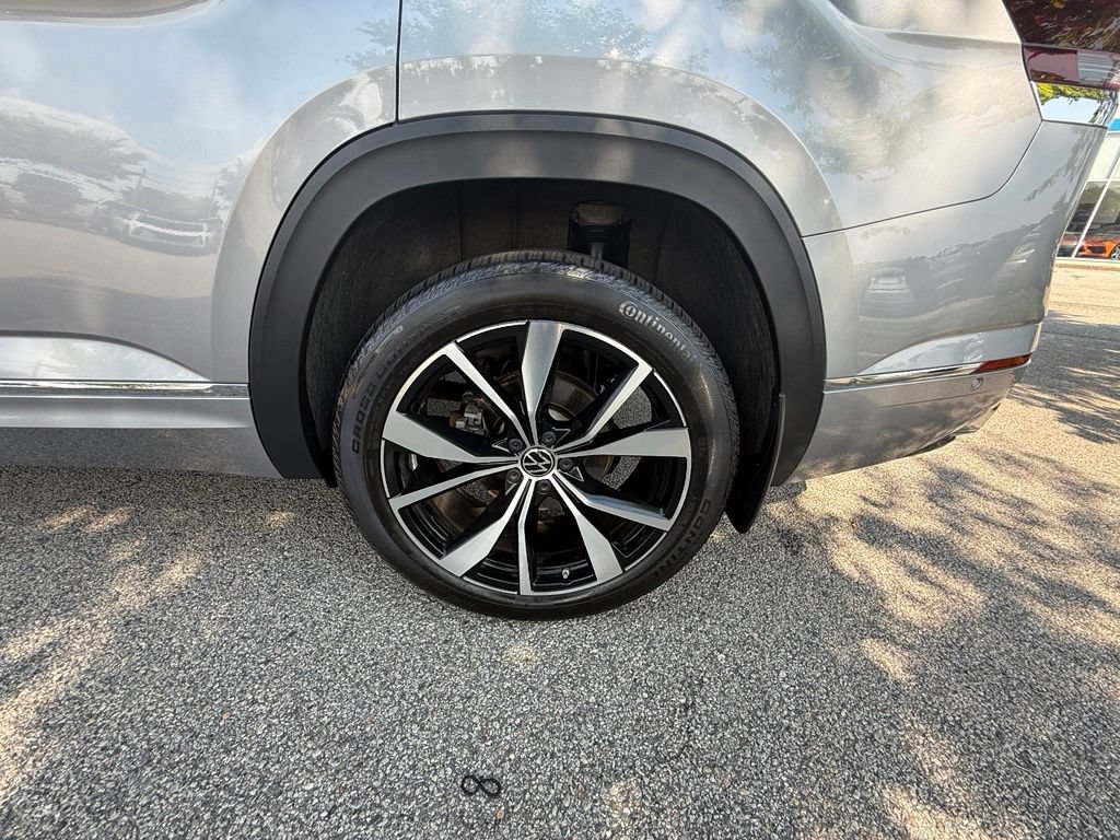 Used 2024 Volkswagen Atlas SEL Premium R-Line AWD/4WD image 38