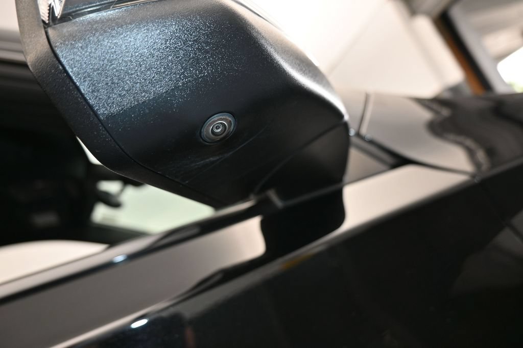Used 2023 Chevrolet Traverse RS FWD image 56
