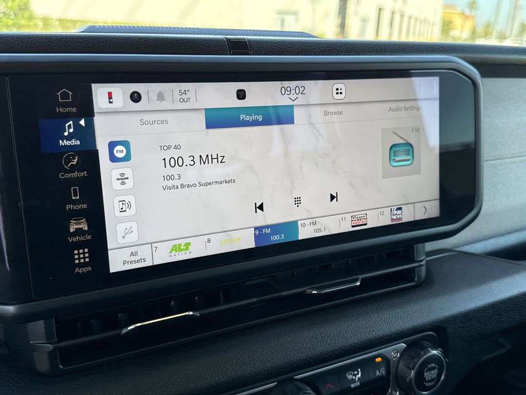 Used 2025 Jeep Wrangler Sport S image 22