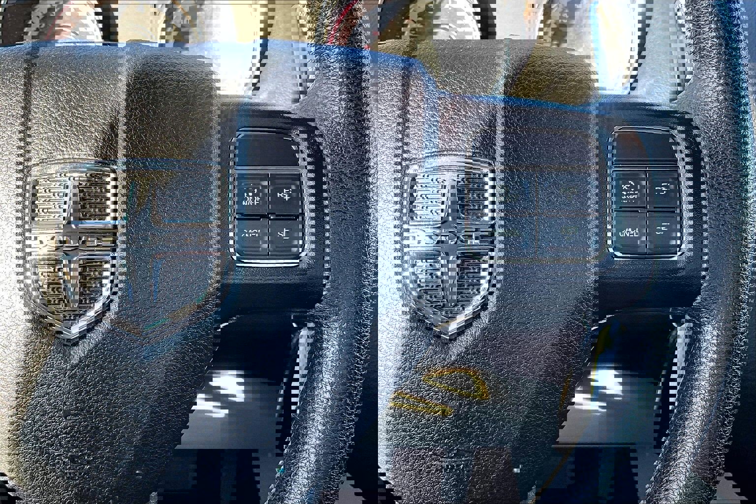 Used 2018 Dodge Grand Caravan SE w/ UConnect Hands-Free Group image 18