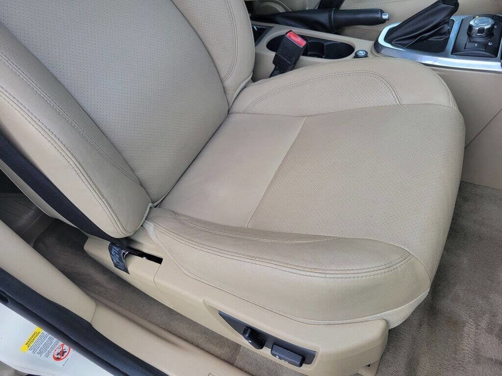 Used 2009 Land Rover LR2 HSE image 37