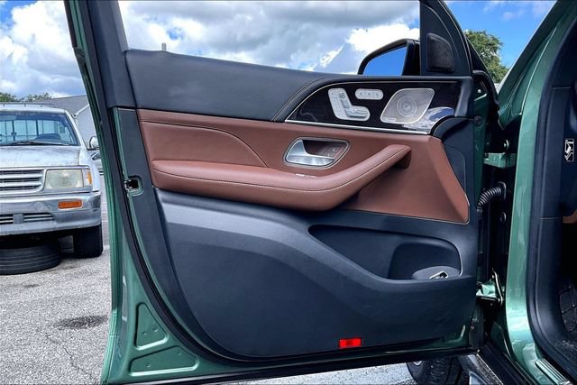 Certified 2025 Mercedes-Benz GLS 580 4MATIC image 17
