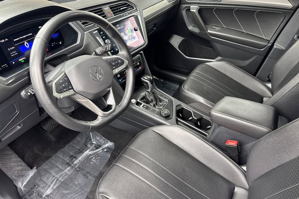 Used 2022 Volkswagen Tiguan SE AWD/4WD image 9