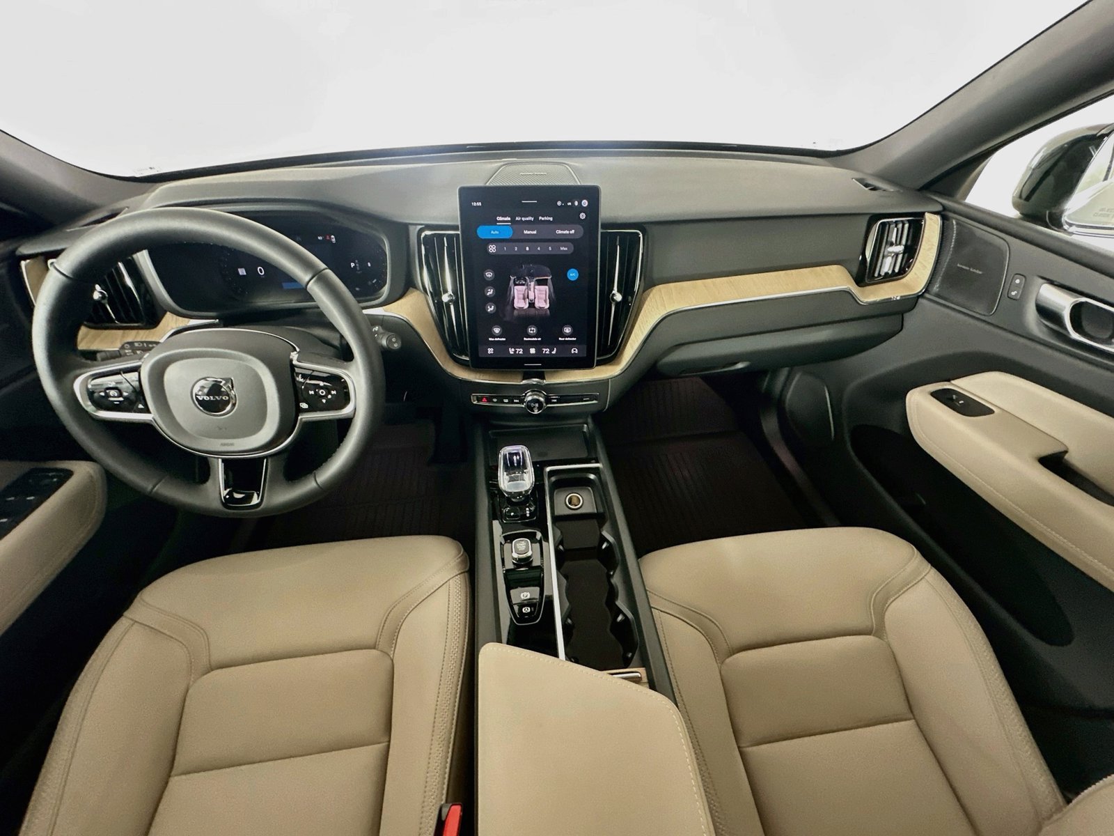 New 2027 Volvo XC60 B5 Plus AWD/4WD image 14