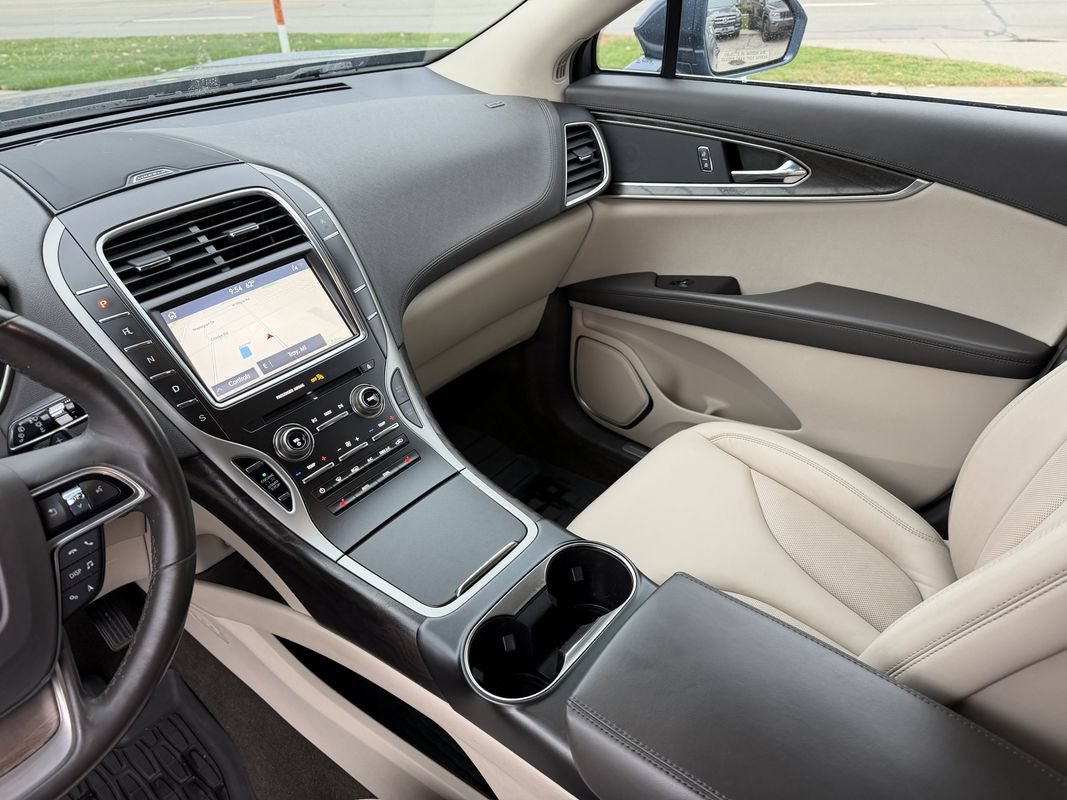 Used 2019 Lincoln Nautilus Select AWD/4WD image 25