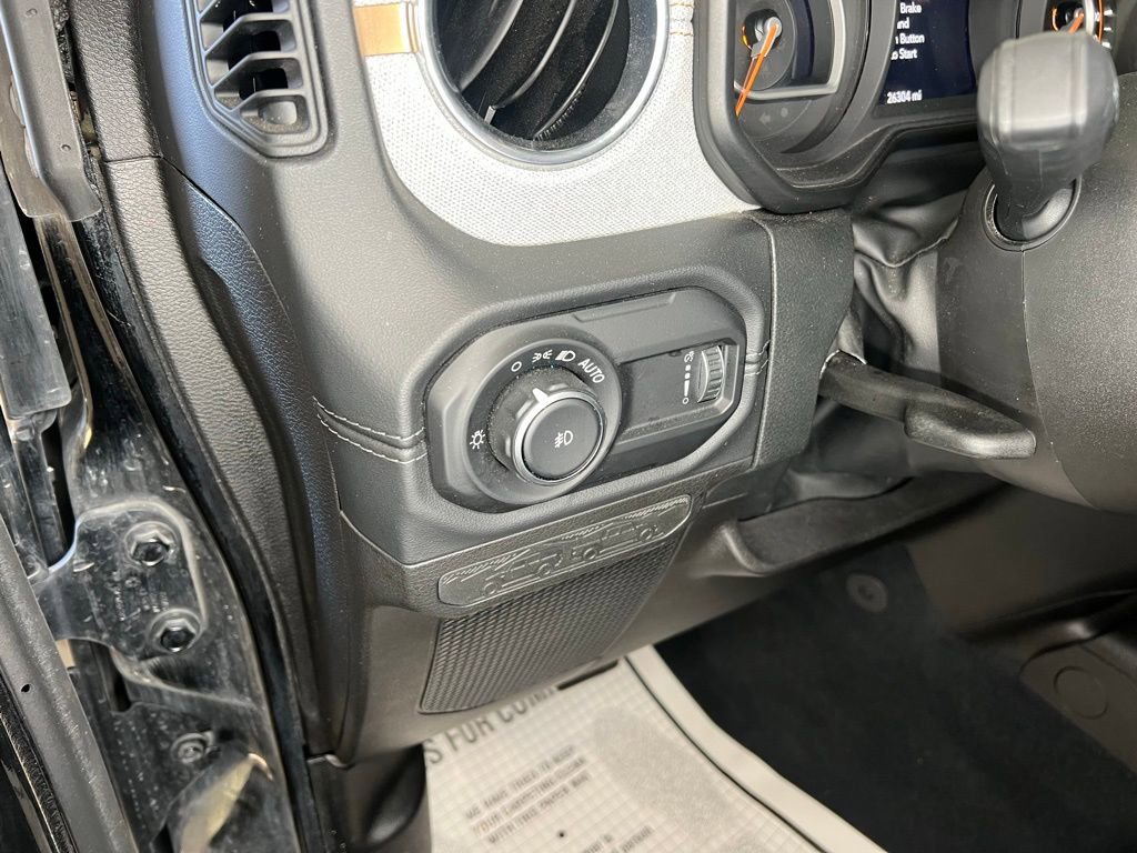 Used 2024 Jeep Wrangler Unlimited Sahara AWD/4WD image 14