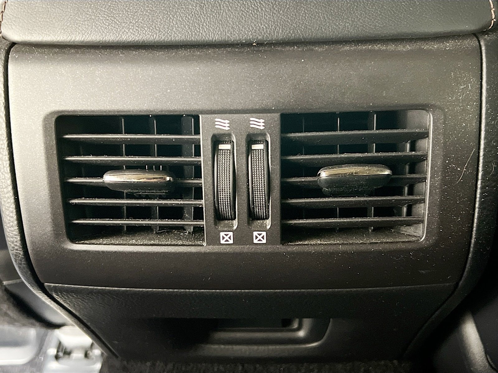 Used 2016 Lexus LS 460 w/ Comfort Package image 19