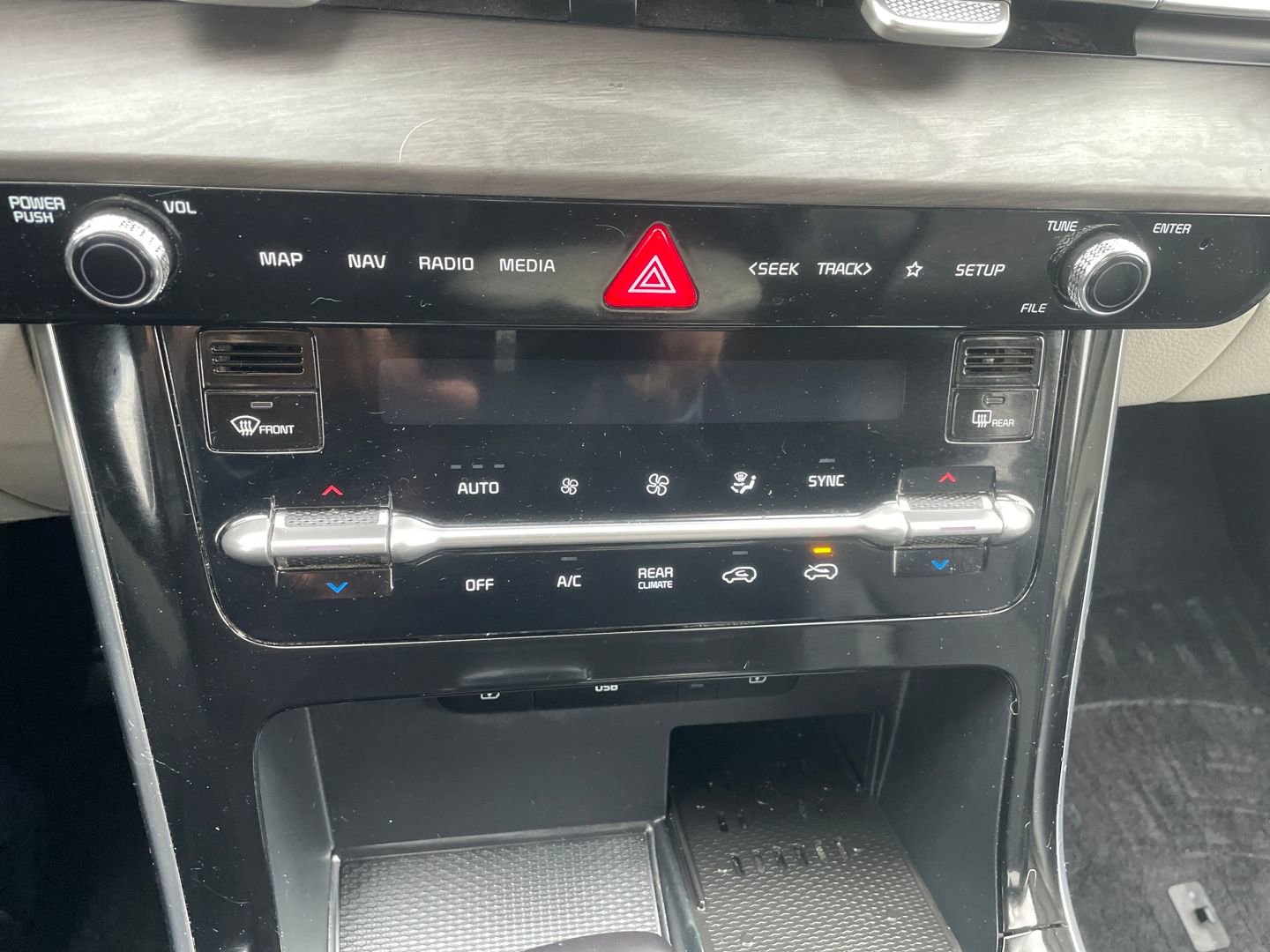 Used 2022 Kia Carnival SX image 23