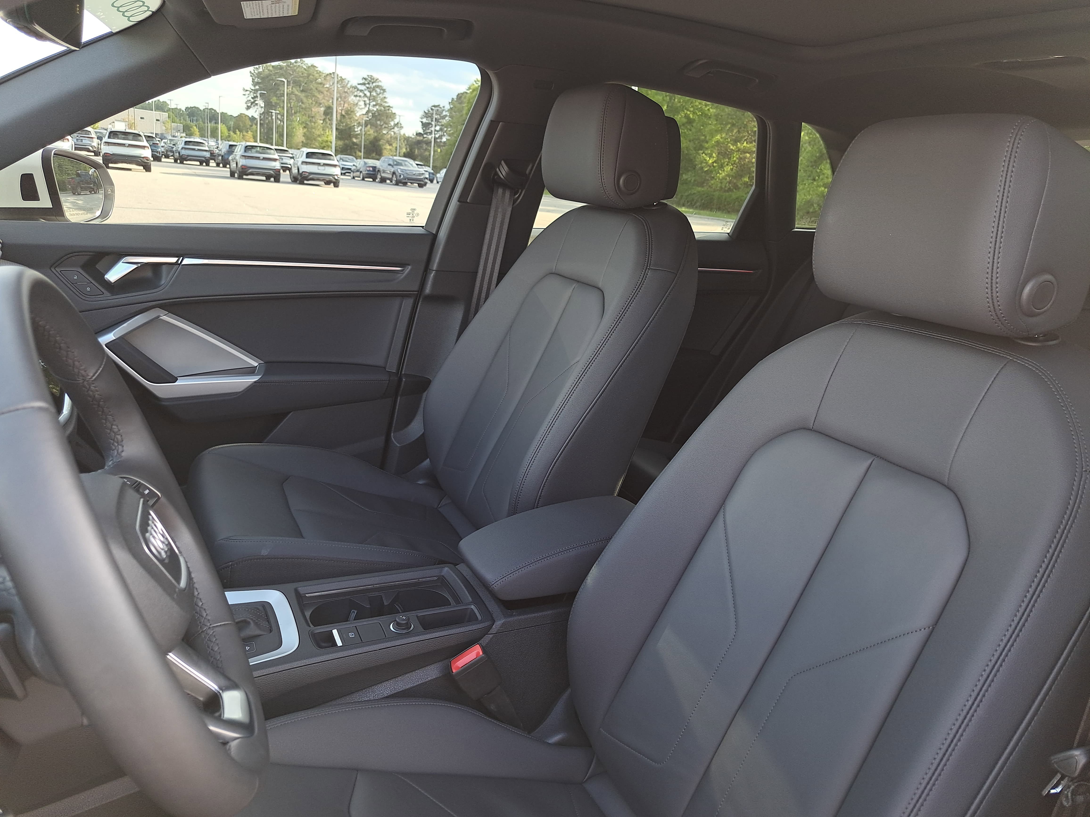 Used 2024 Audi Q3 2.0T Premium Plus w/ Premium Plus Package image 15