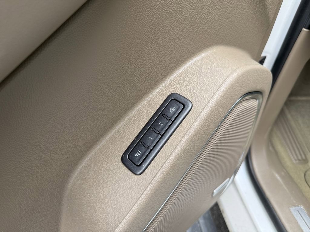Used 2016 Chevrolet Tahoe LTZ AWD/4WD image 37