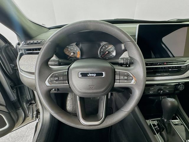 Used 2023 Jeep Compass Sport image 14