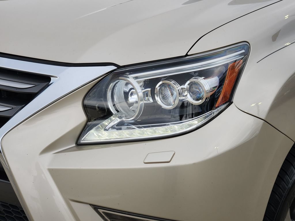 Used 2016 Lexus GX 460 Luxury AWD/4WD image 9