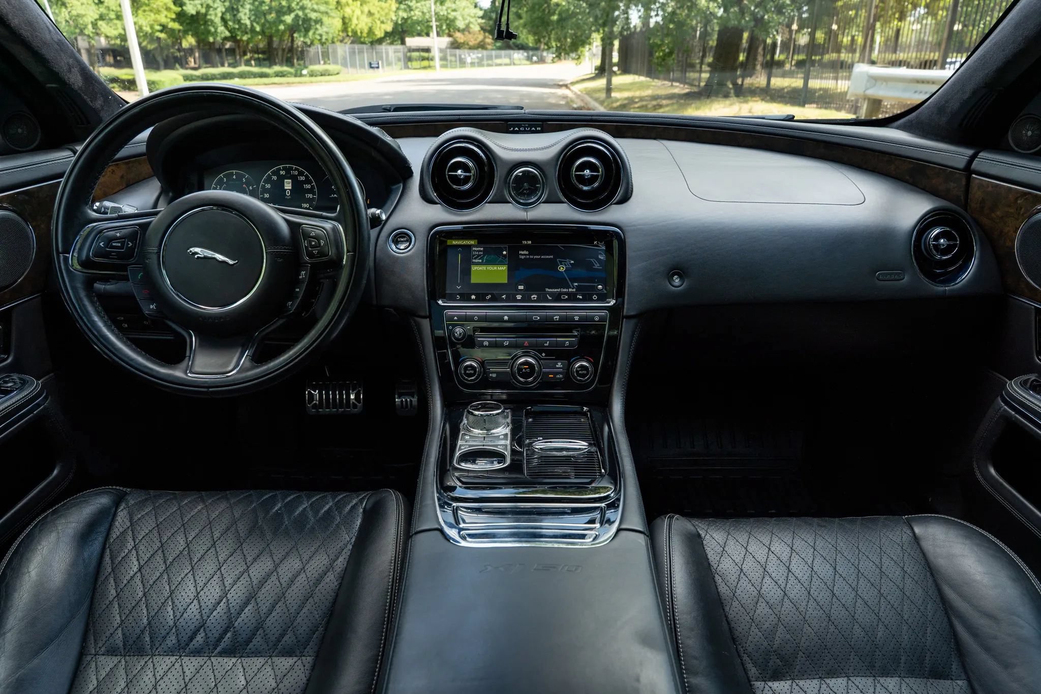 Used 2019 Jaguar XJ L Supercharged RWD image 17
