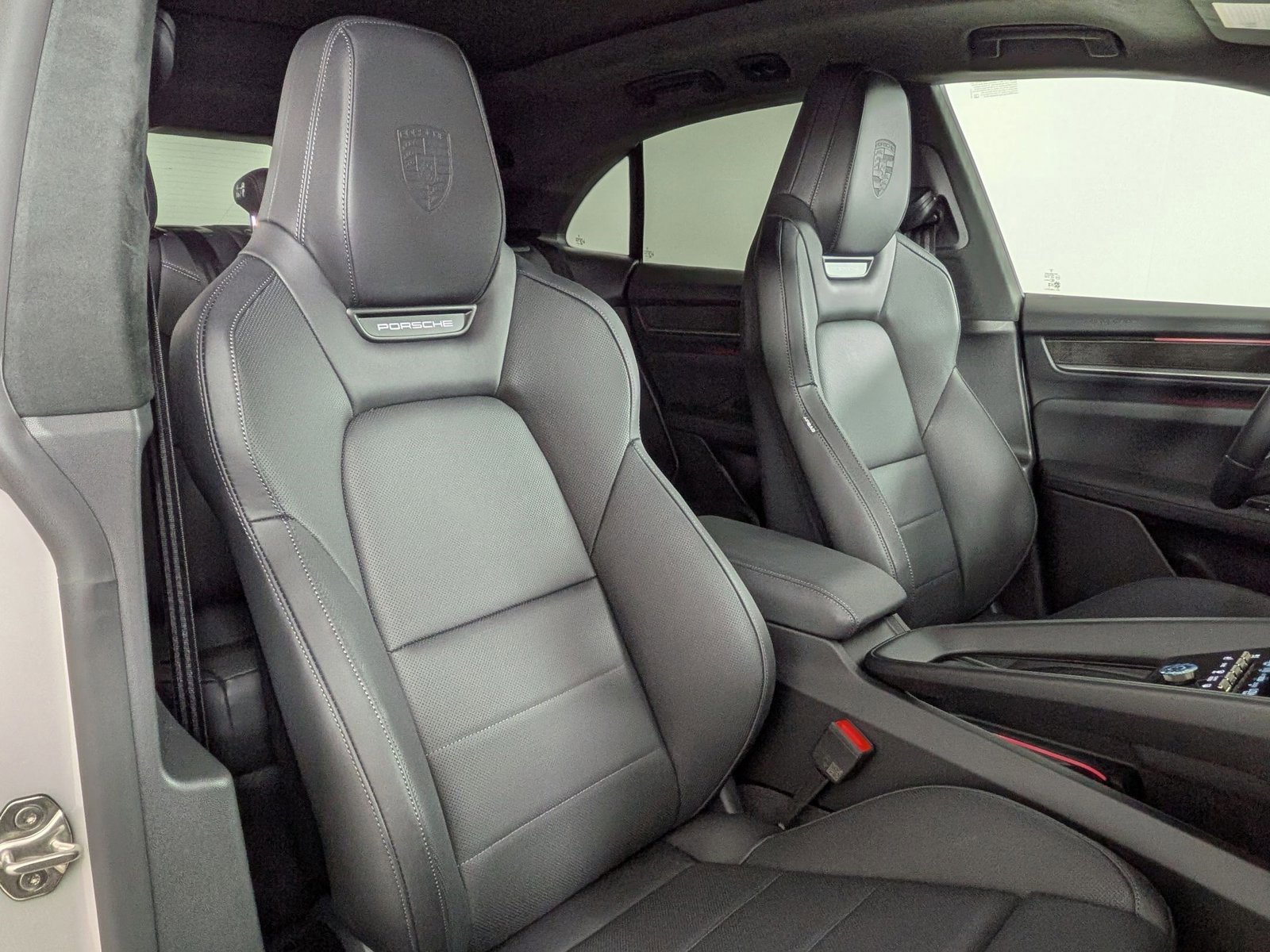 New 2026 Porsche Macan Turbo Electric AWD/4WD image 24