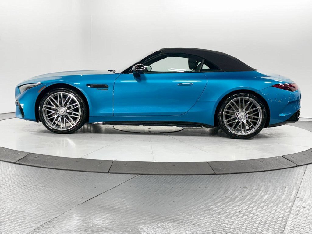 Used 2024 Mercedes-Benz SL 63 AMG 4MATIC image 4