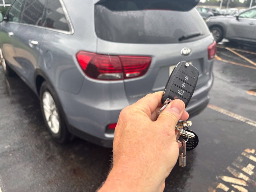 Used 2019 Kia Sorento L FWD image 3