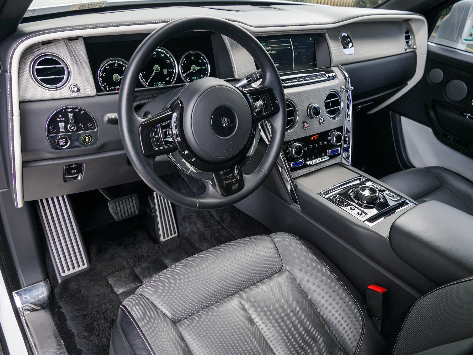 Certified 2024 Rolls-Royce Cullinan AWD/4WD image 16
