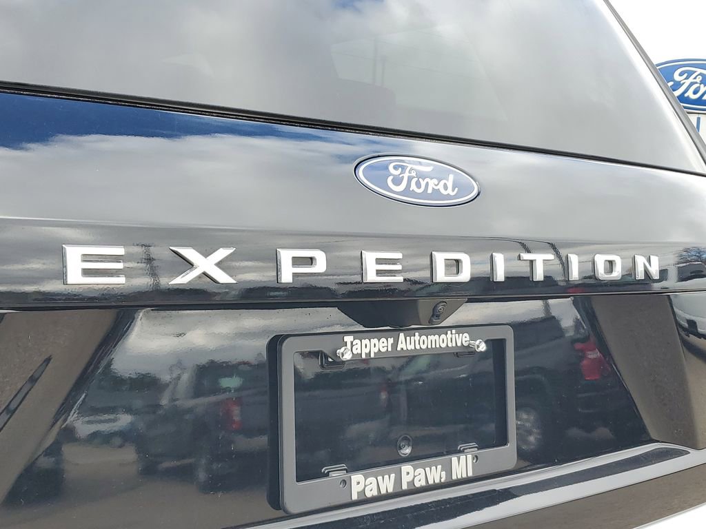 Certified 2025 Ford Expedition Active image 6
