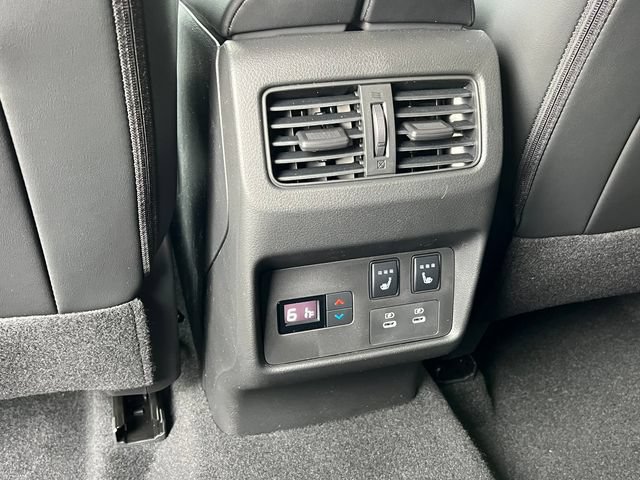 New 2026 Nissan Rogue Platinum w/ Platinum Premium Package AWD/4WD image 35