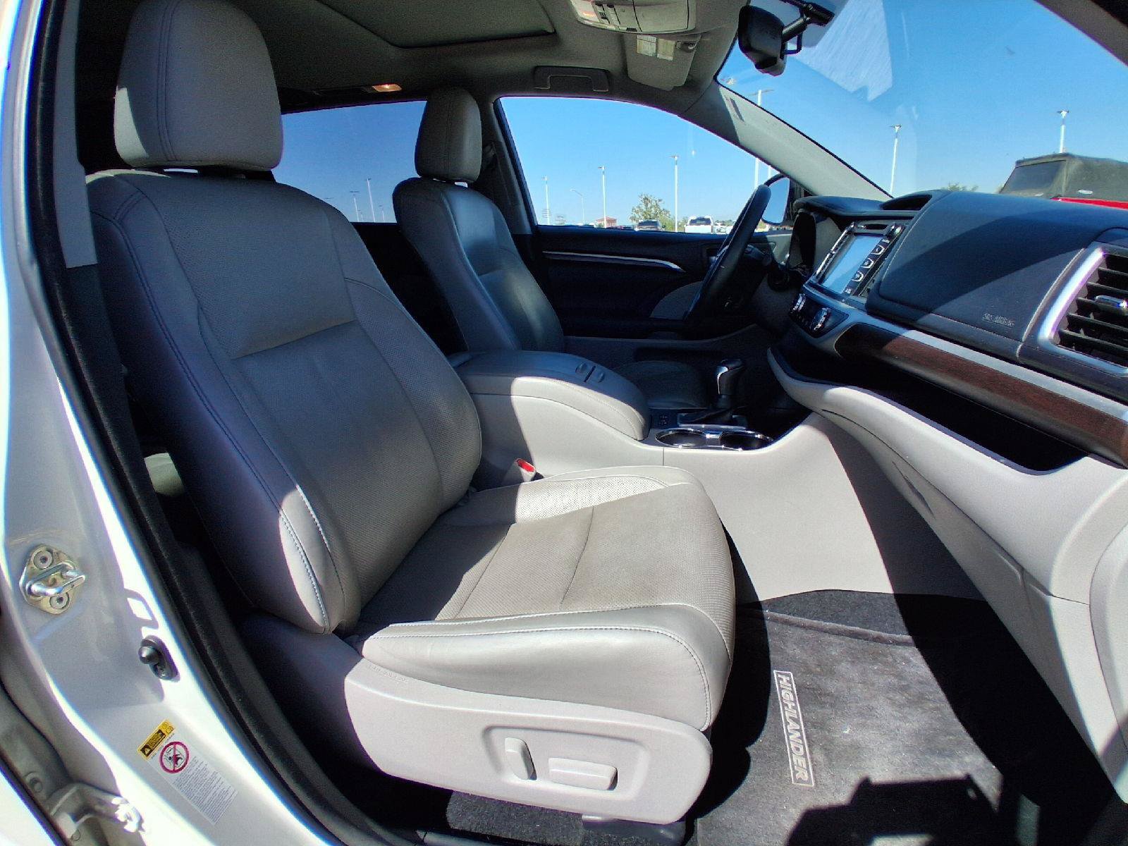 Used 2014 Toyota Highlander Limited FWD image 28