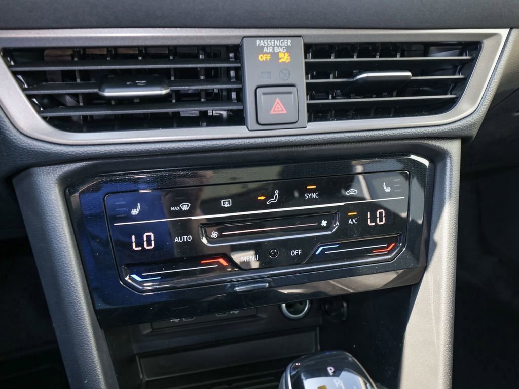 New 2026 Volkswagen Taos SE image 20