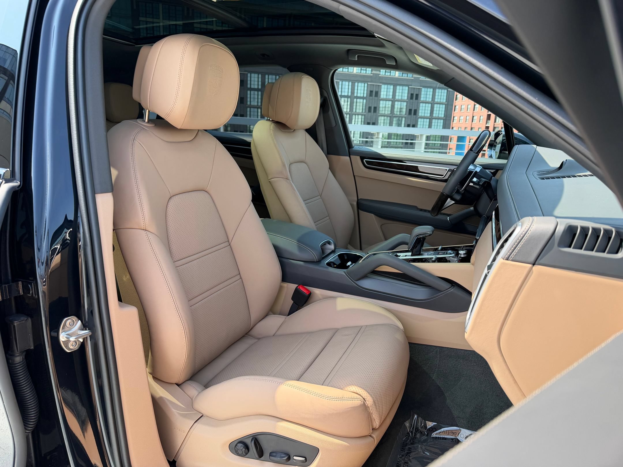 Certified 2023 Porsche Cayenne Platinum Edition AWD/4WD image 15