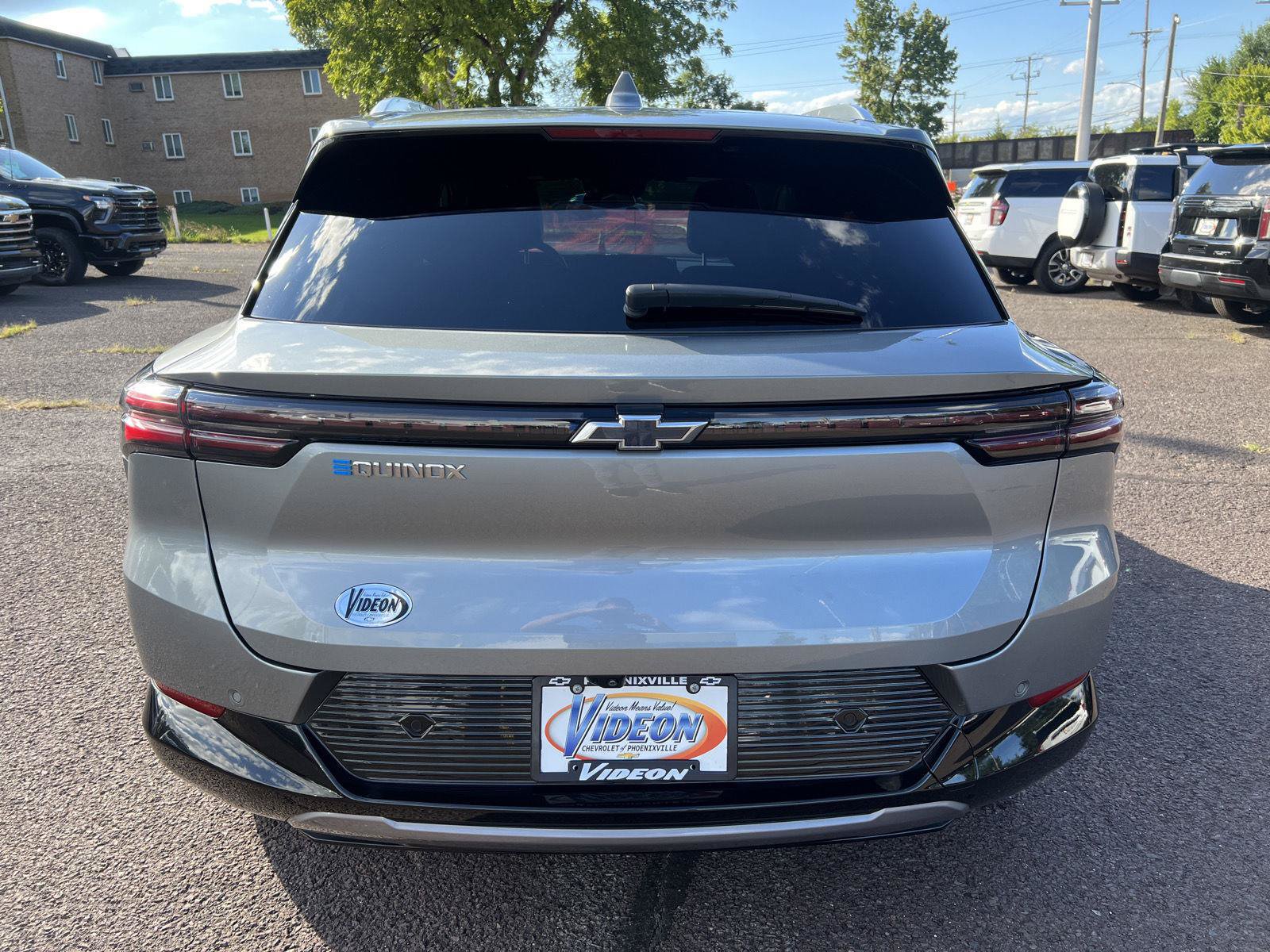 Used 2024 Chevrolet Equinox EV LT FWD image 6