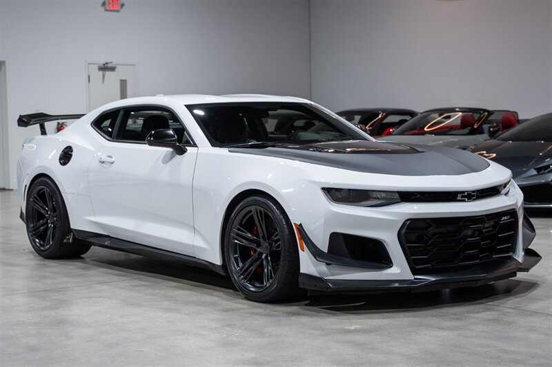 Used 2018 Chevrolet Camaro ZL1 RWD image 16