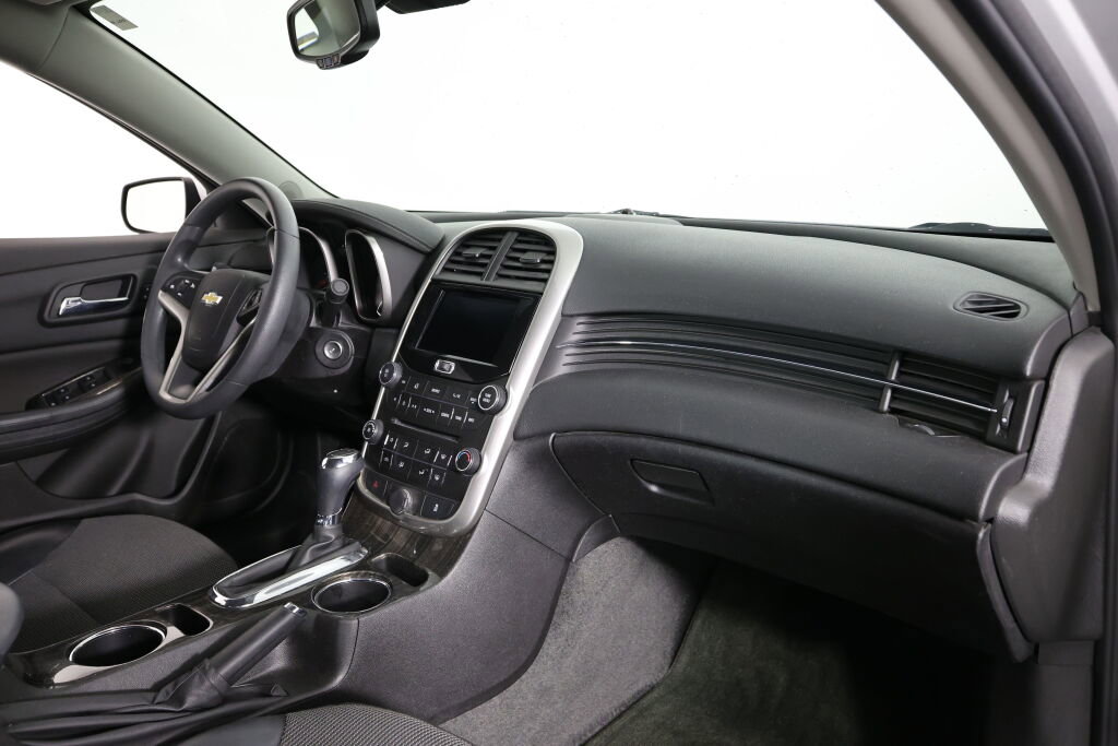 Used 2015 Chevrolet Malibu LT FWD image 23