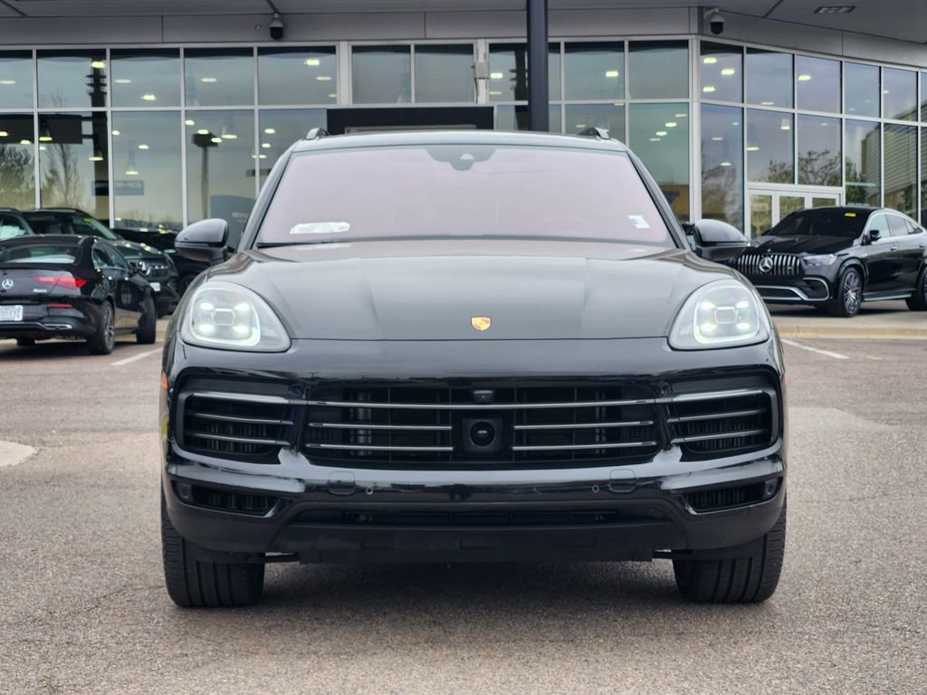 Used 2023 Porsche Cayenne Platinum Edition image 2