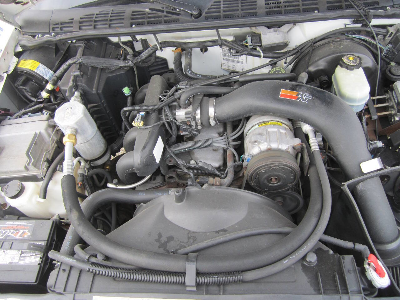 Used 2000 Chevrolet S10 Pickup Xtreme w/ Preferred Equipment Group RWD image 10