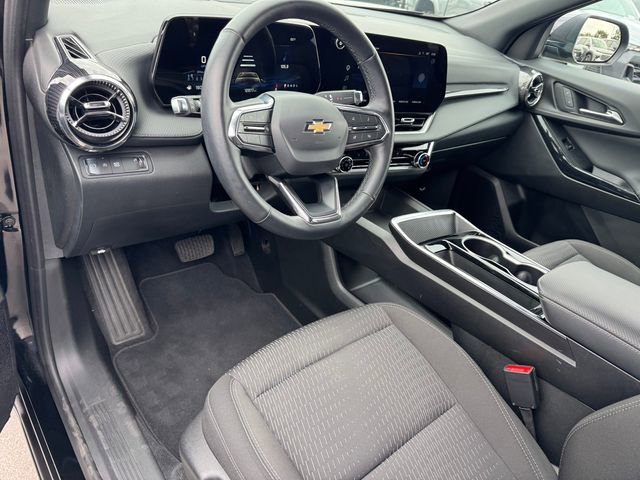 Used 2025 Chevrolet Equinox LT FWD image 16