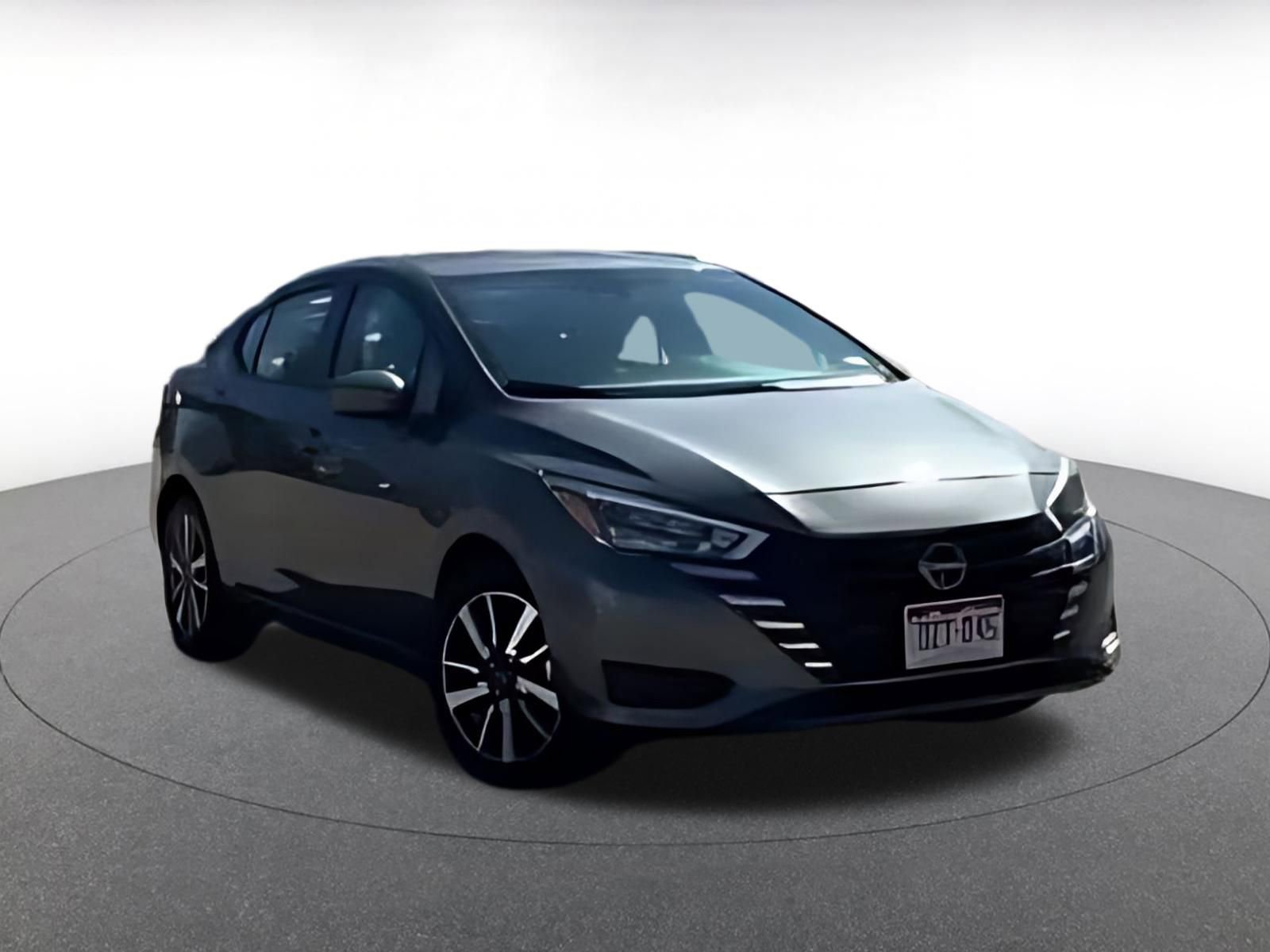 Used 2025 Nissan Versa SV image 12