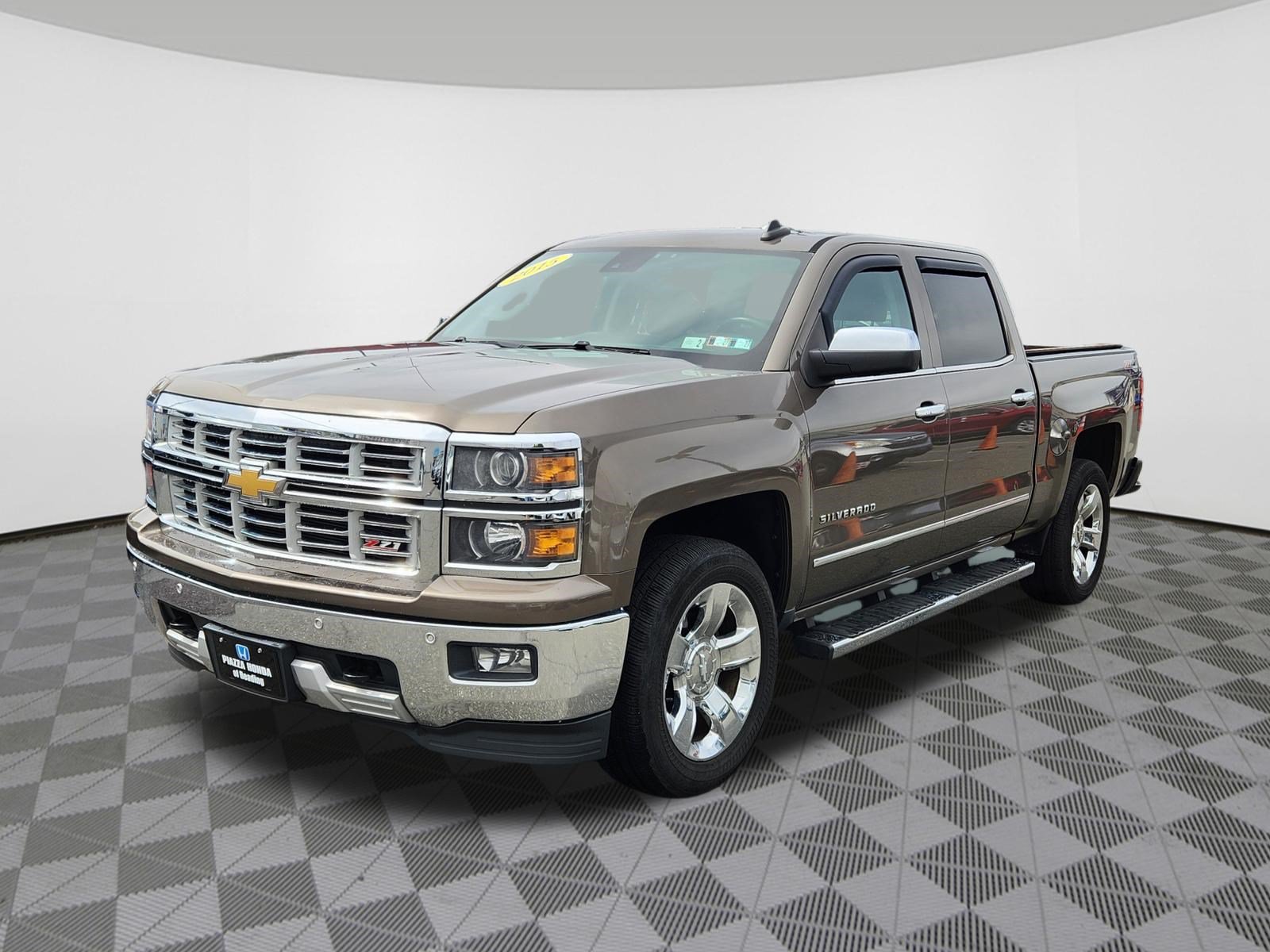 Used 2015 Chevrolet Silverado 1500 LTZ Z71 w/ LTZ Plus Package AWD/4WD image 2