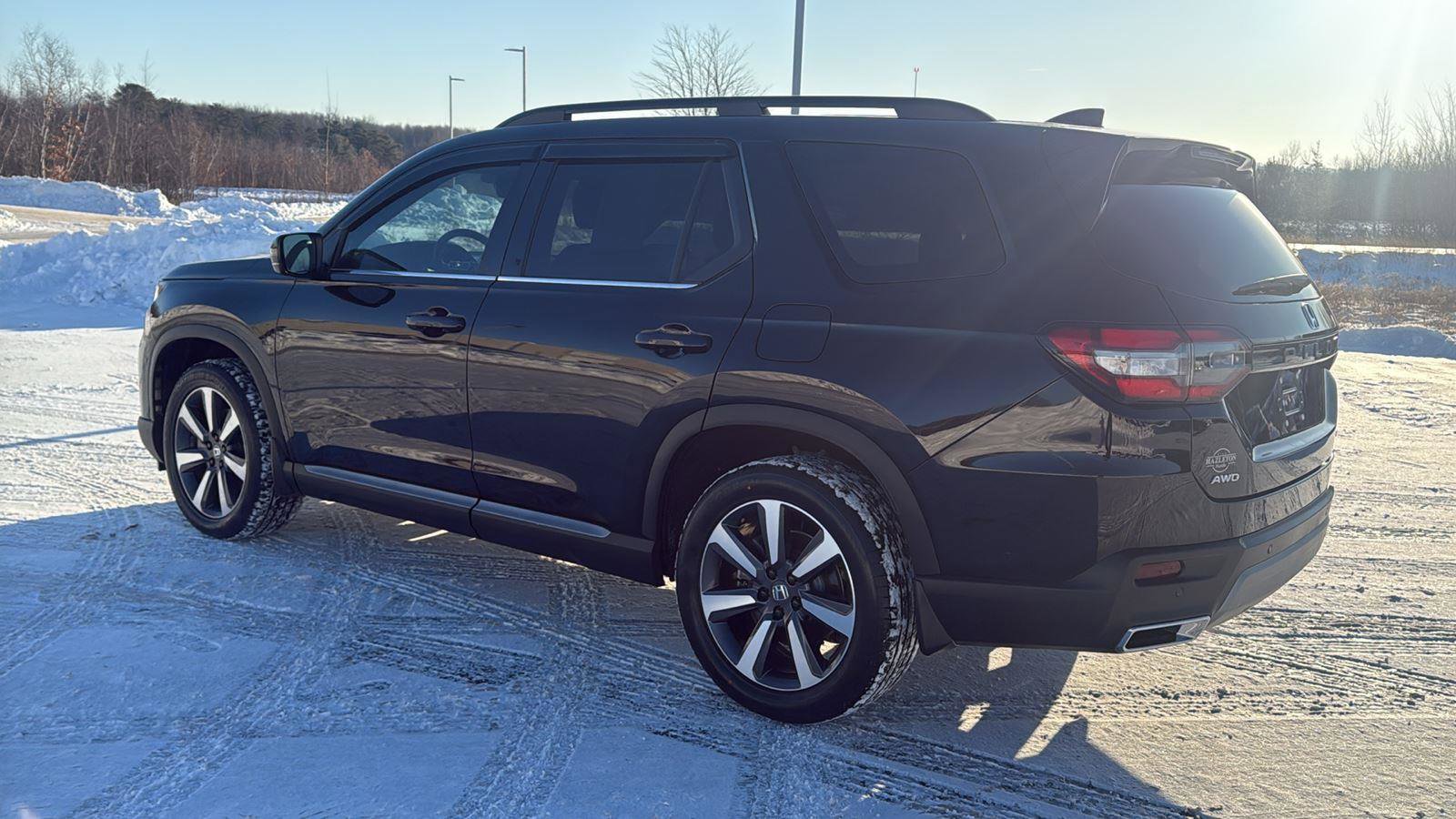 Used 2025 Honda Pilot Touring image 11