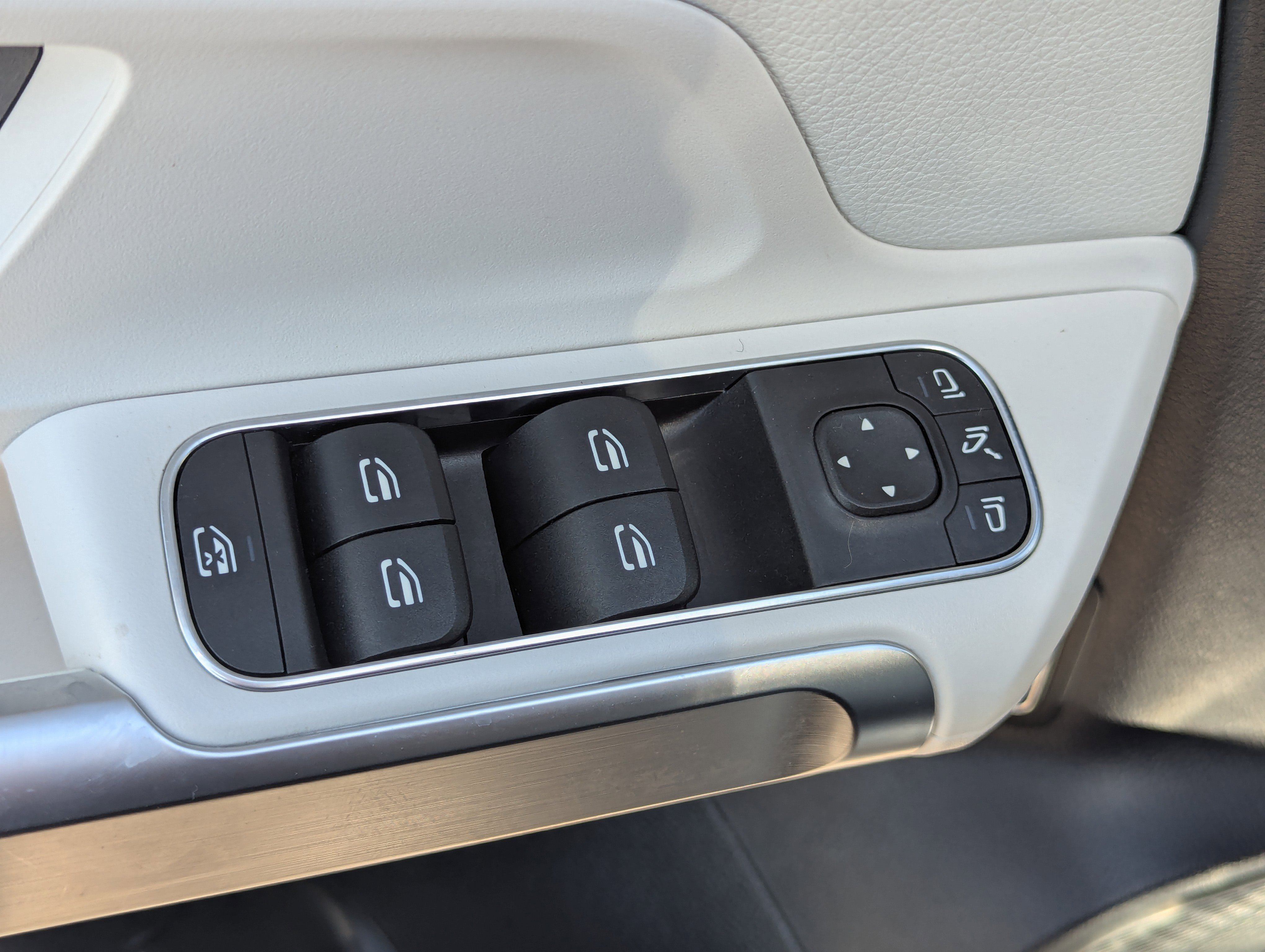 Used 2021 Mercedes-Benz GLB 35 AMG AMG GLB 35 image 23