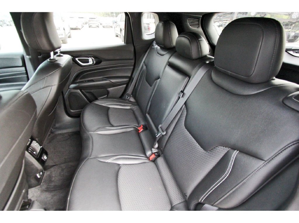Used 2024 Jeep Compass Latitude w/ Altitude Special Edition AWD/4WD image 15
