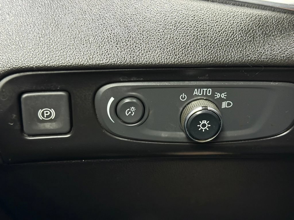 Used 2018 Buick Enclave Essence FWD image 30