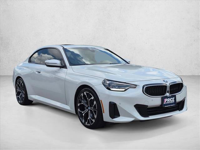 Used 2025 BMW 230i Coupe w/ Convenience Package RWD image 3