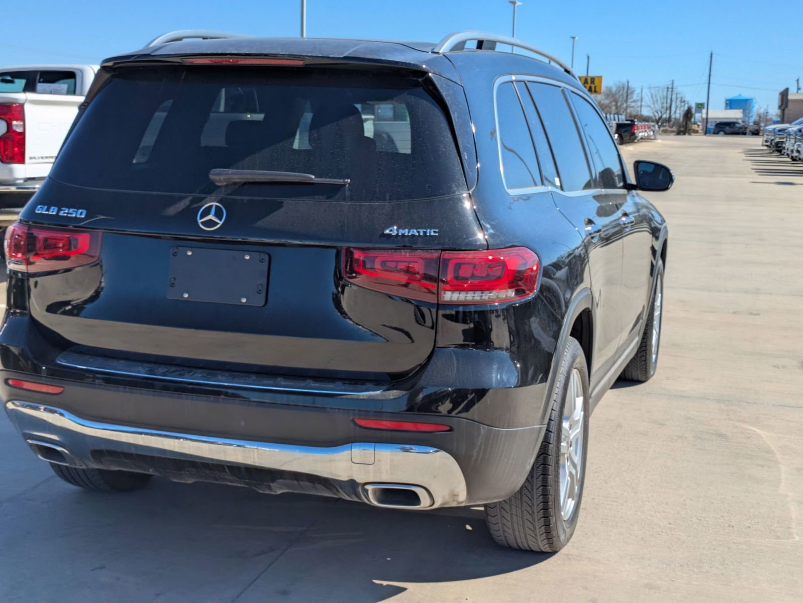 Used 2023 Mercedes-Benz GLB 250 4MATIC image 3