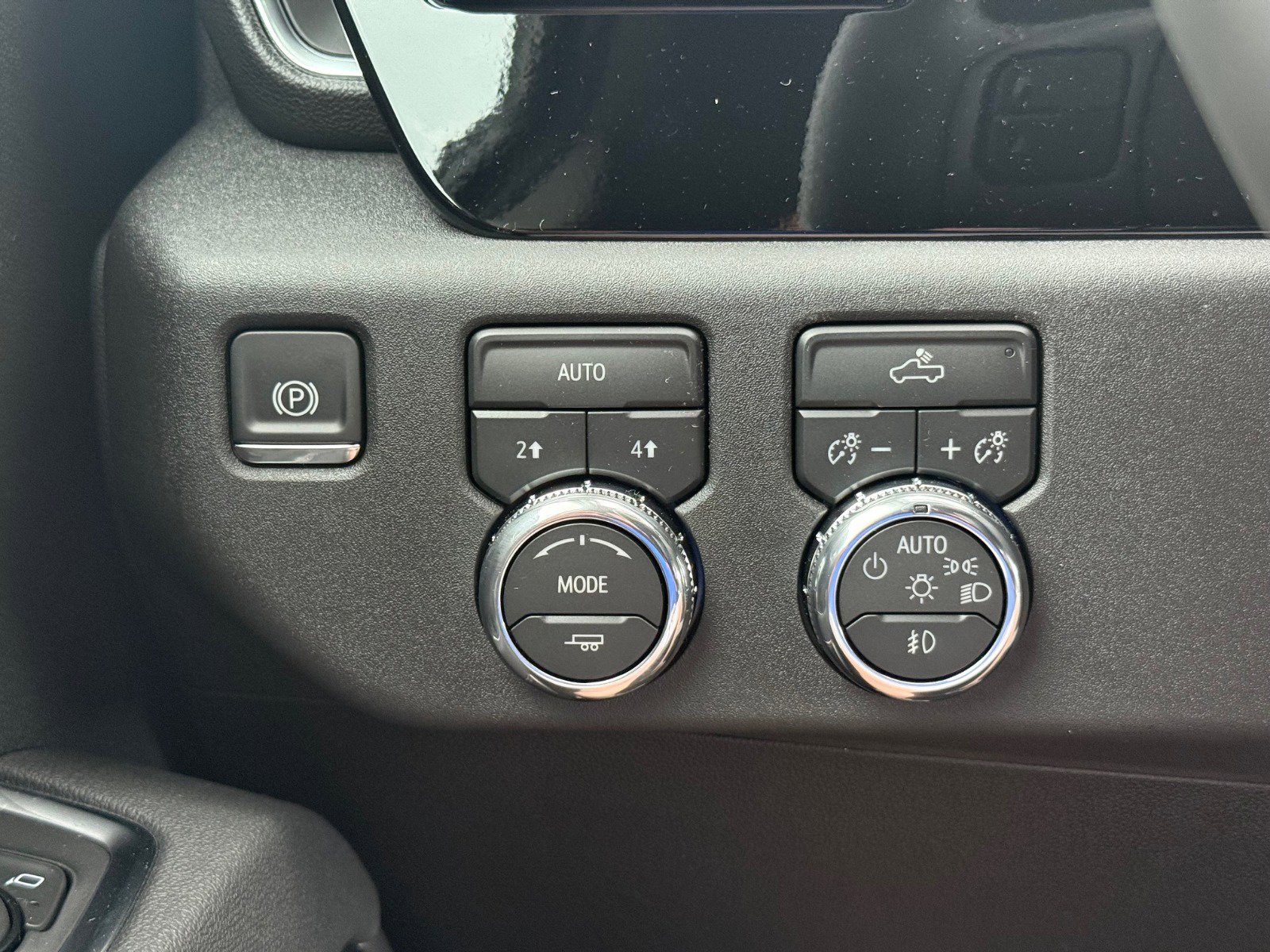 New 2026 GMC Sierra 1500 Elevation w/ LPO, Elevation Black Package image 16