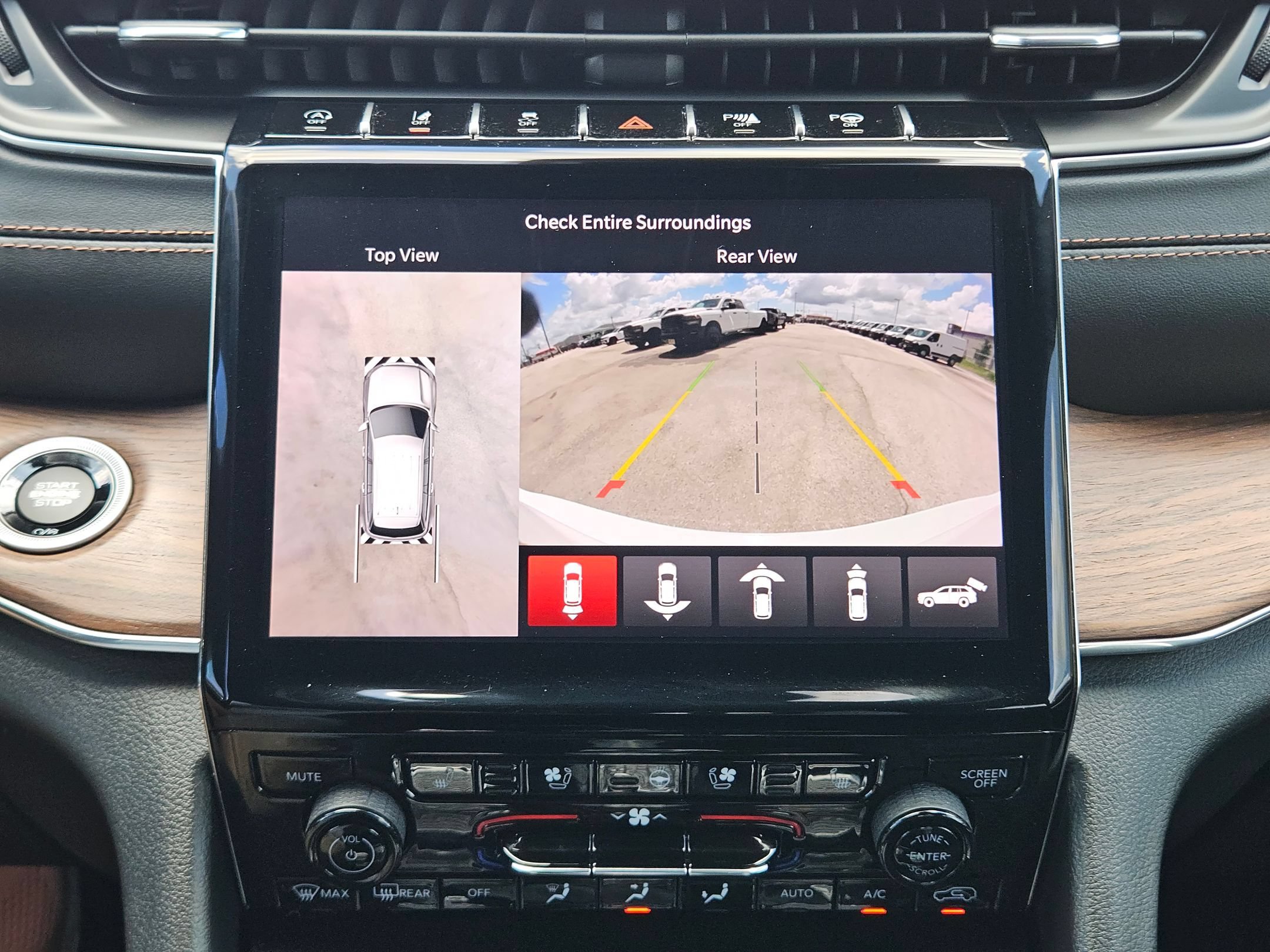 Used 2023 Jeep Grand Cherokee L Summit w/ Rear Seat Video Group I AWD/4WD image 18