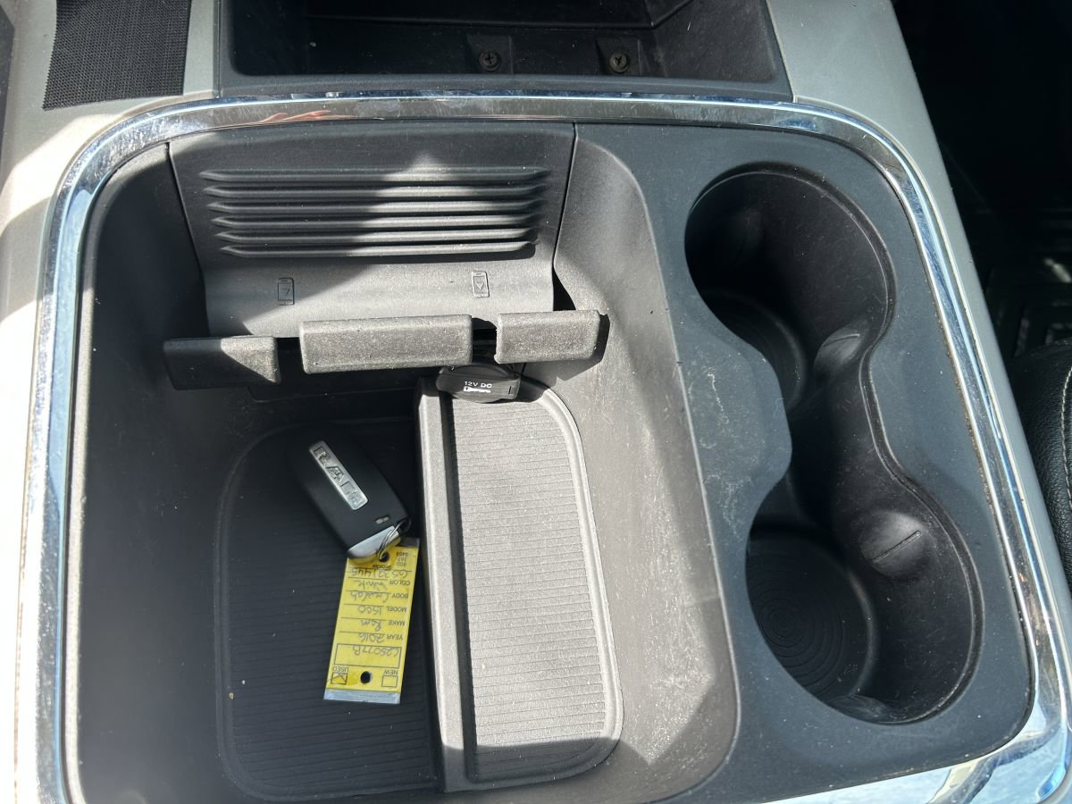 Used 2016 RAM 1500 Laramie w/ Convenience Group image 10