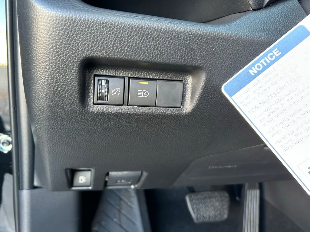 Used 2025 Toyota RAV4 XLE image 29